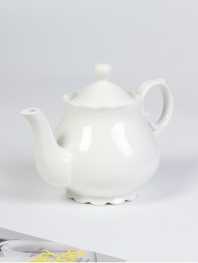 Fine Porcelain Tea Pot in White With Gift Box